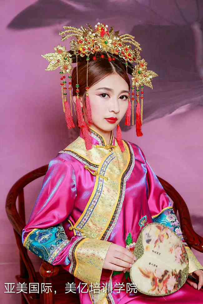 <b>宫廷美女</b>