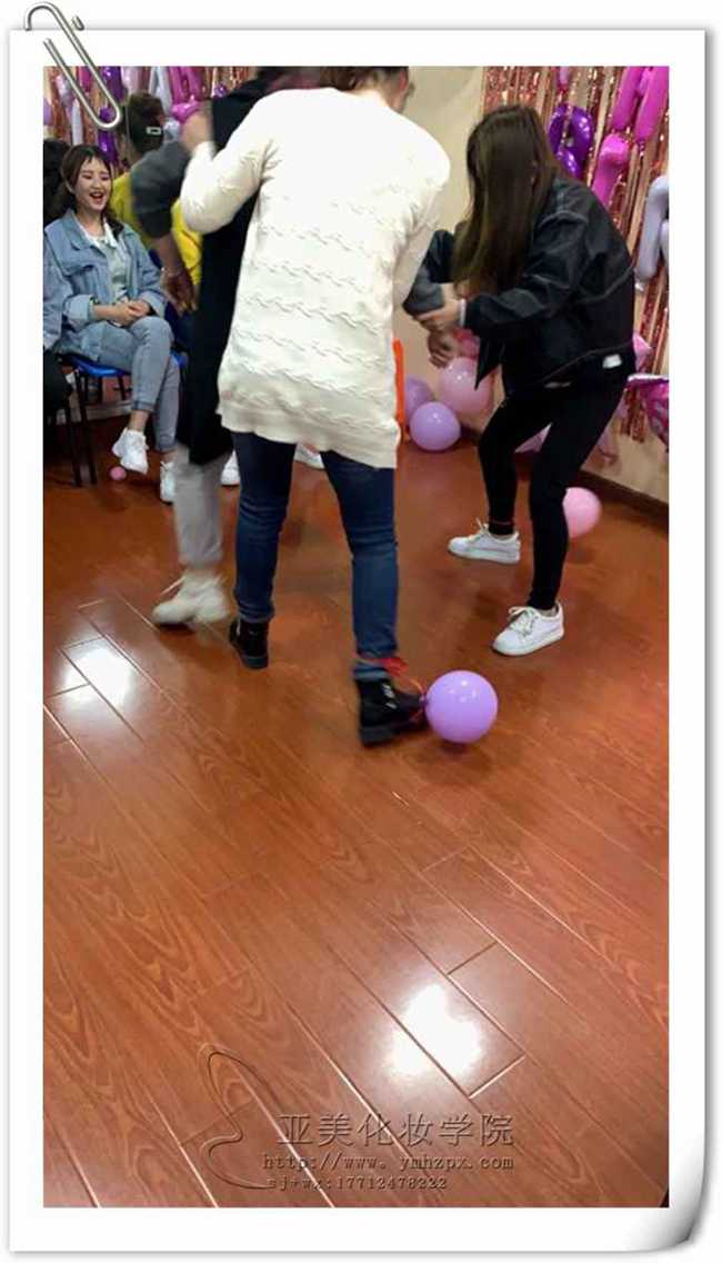 亚美化妆学校学员生日Paty!