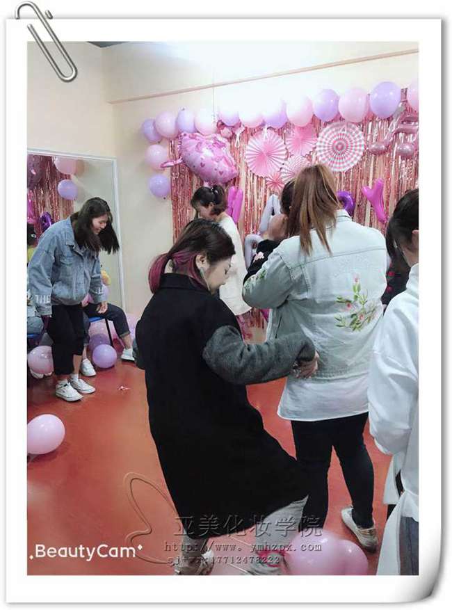 亚美化妆学校学员生日Paty!