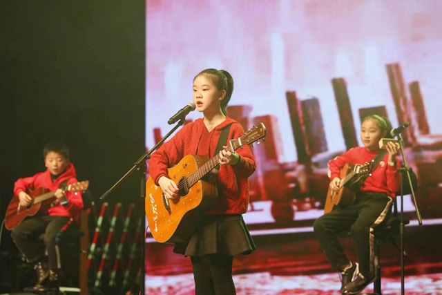 亚美帮荔枝小演员童妆加油