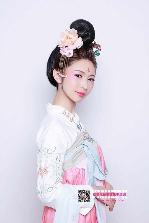 学化妆需要基础吗?零基础学化妆难吗?
