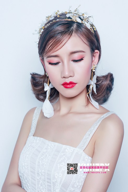 学化妆需要基础吗?零基础学化妆难吗?